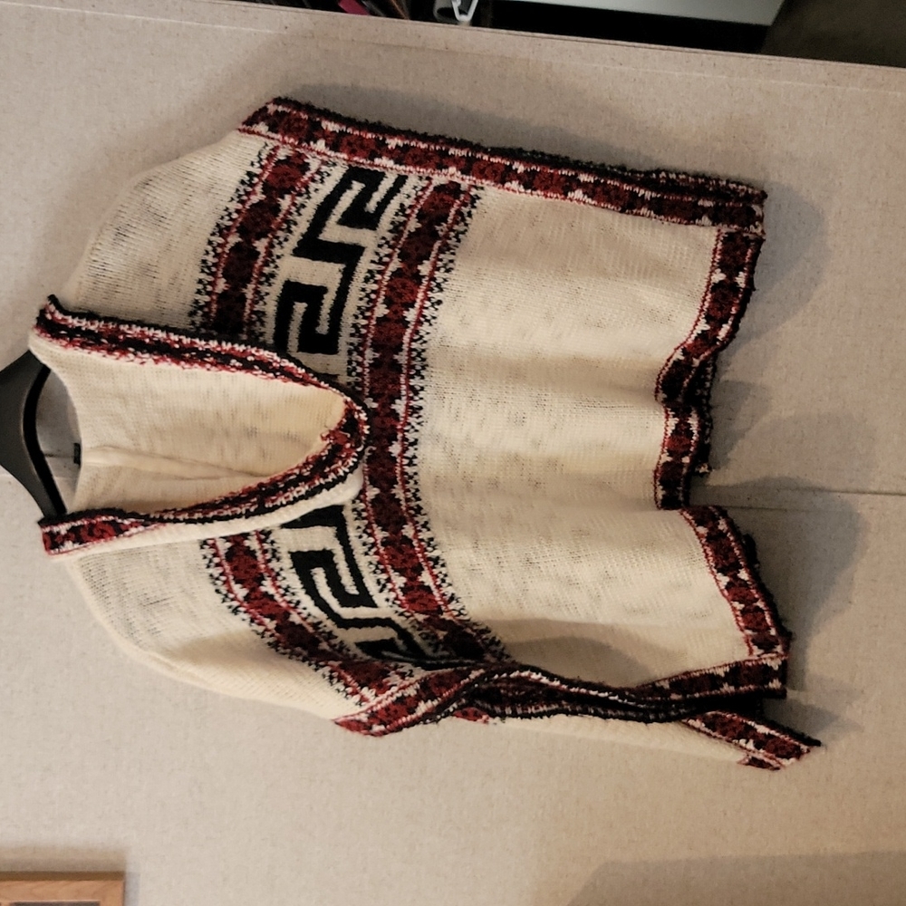 Poncho/cape with hoodie s/m - Picture 3 of 4